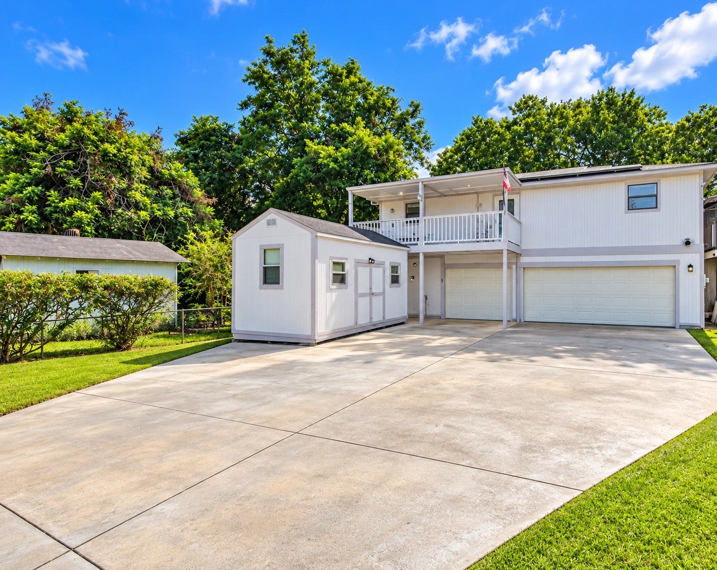 118 1/2 Anita Street, La Marque, TX 77568 Exterior view.