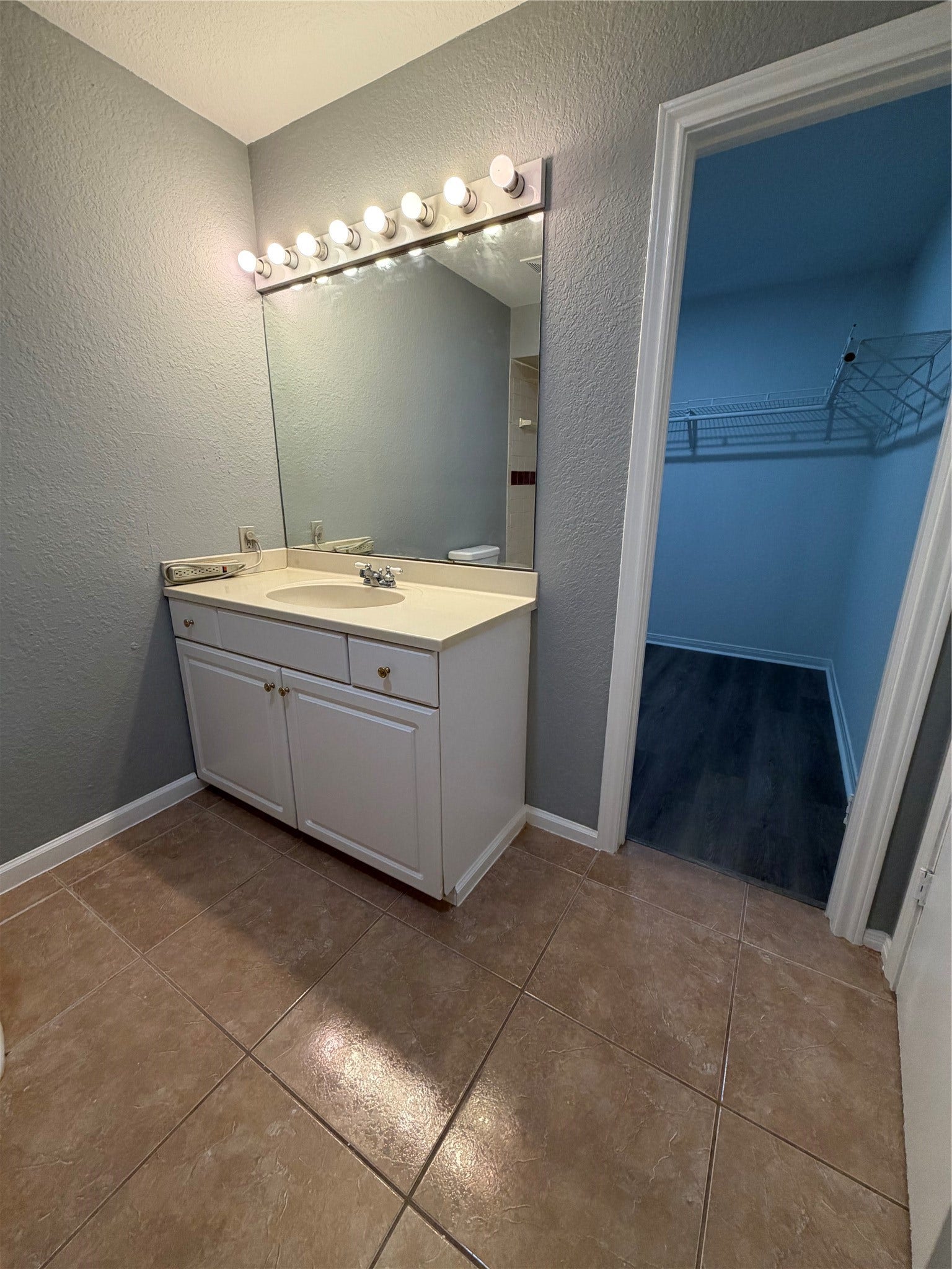 118 1/2 Anita Street, La Marque, TX 77568 Vanity of primary.