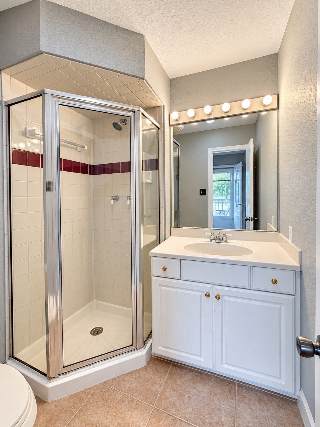 118 1/2 Anita Street, La Marque, TX 77568 Secondary bath upstairs.