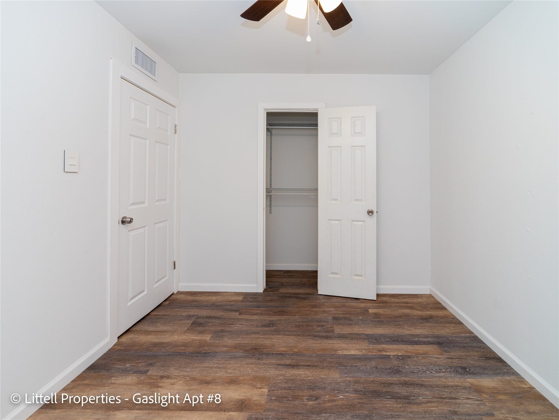 604 W Main St, #8, Houston, TX 77006 Bedroom 2 has a closet and windows as well.