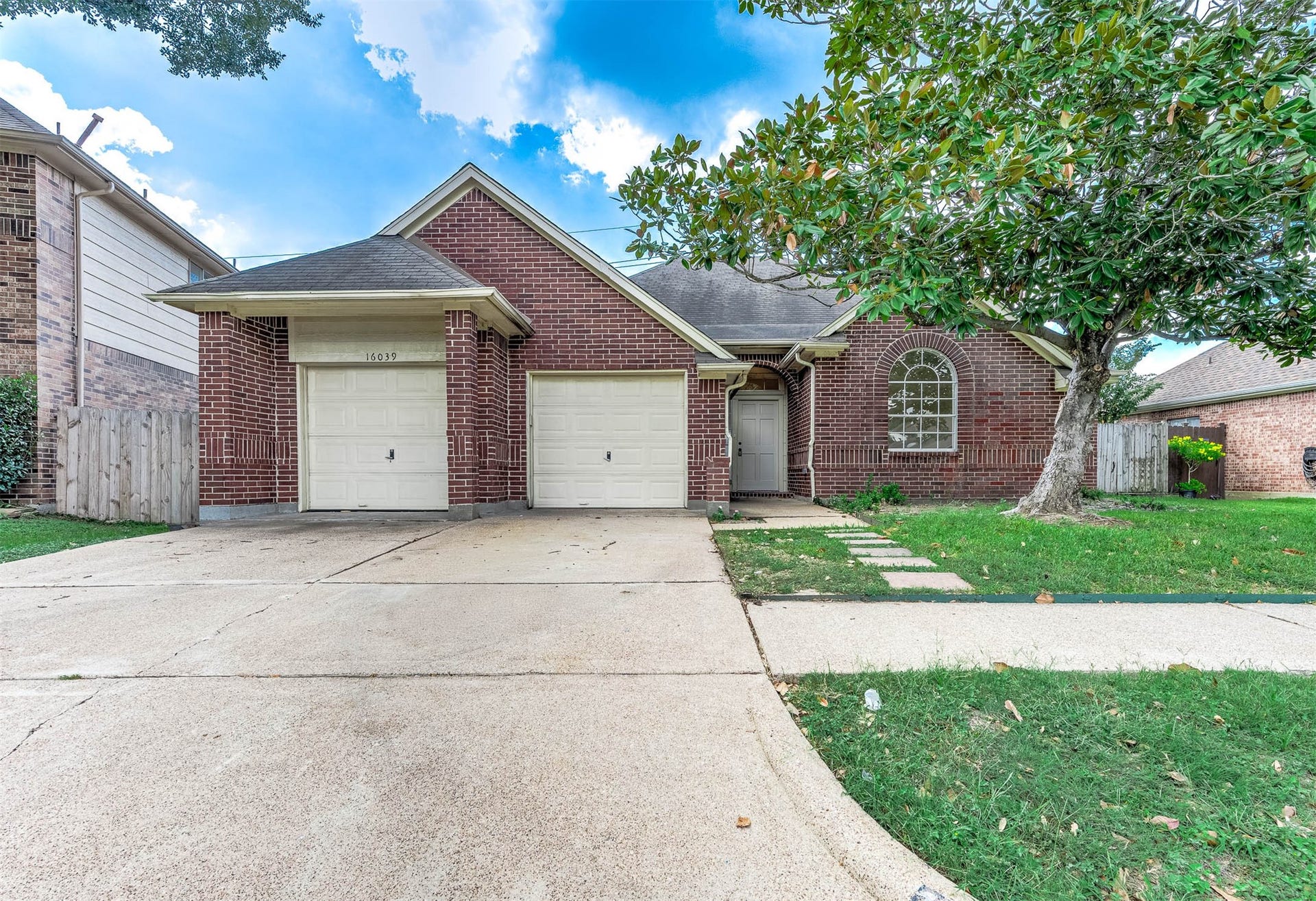 16039 Mountain Shadows Drive, Houston, TX 77084 Mature neighborhood with plenty of amenities