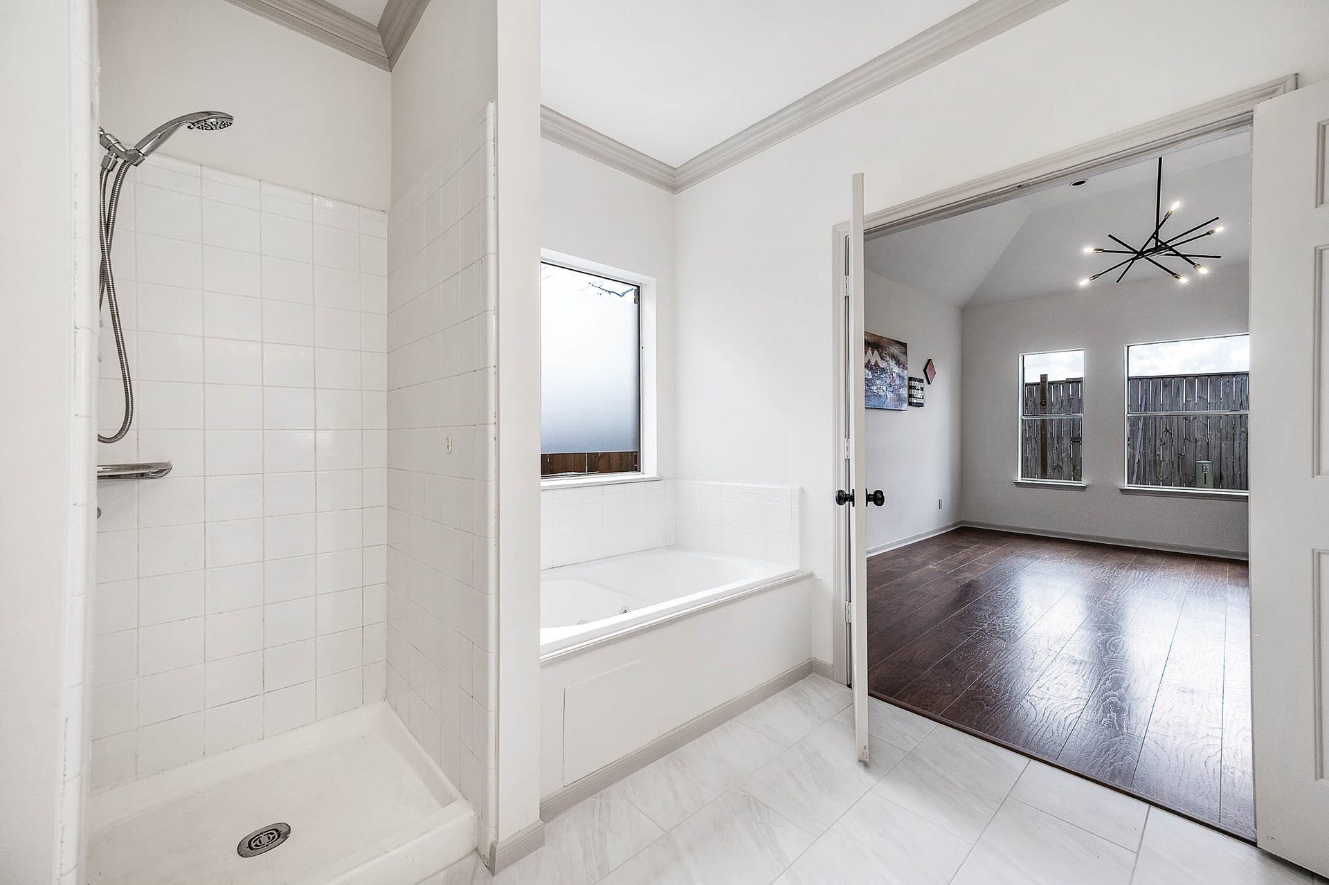 16039 Mountain Shadows Drive, Houston, TX 77084 separate tub and shower area