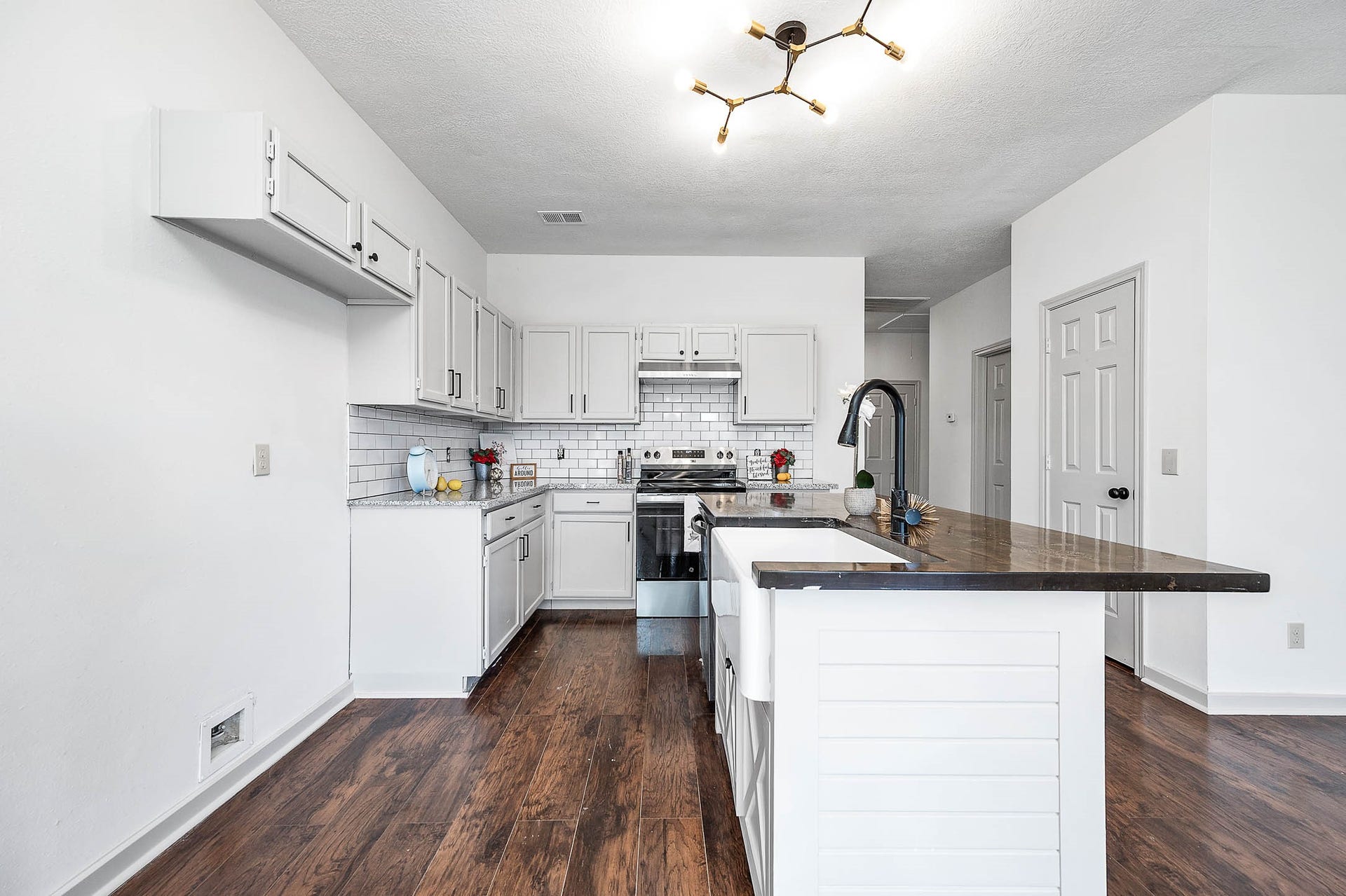 16039 Mountain Shadows Drive, Houston, TX 77084 Kitchen with the classic farm sink