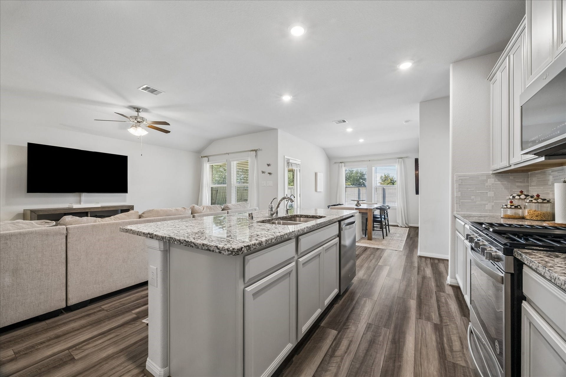2636 Bellwick Canyon Court, Pearland, TX 77089 2636 Bellwick Canyon Court, Pearland, TX 77089