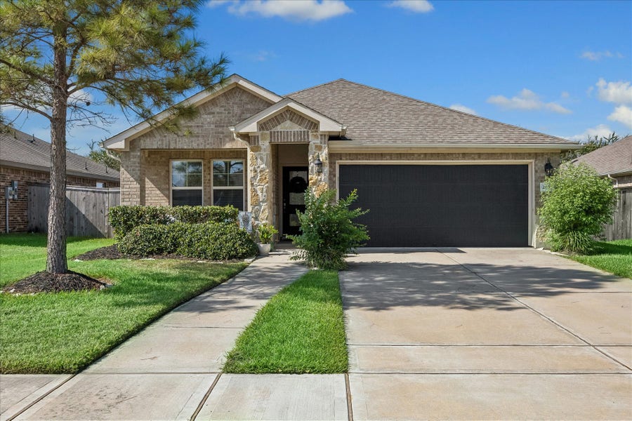 Property photo for 2636 Bellwick Canyon Court, Pearland, TX