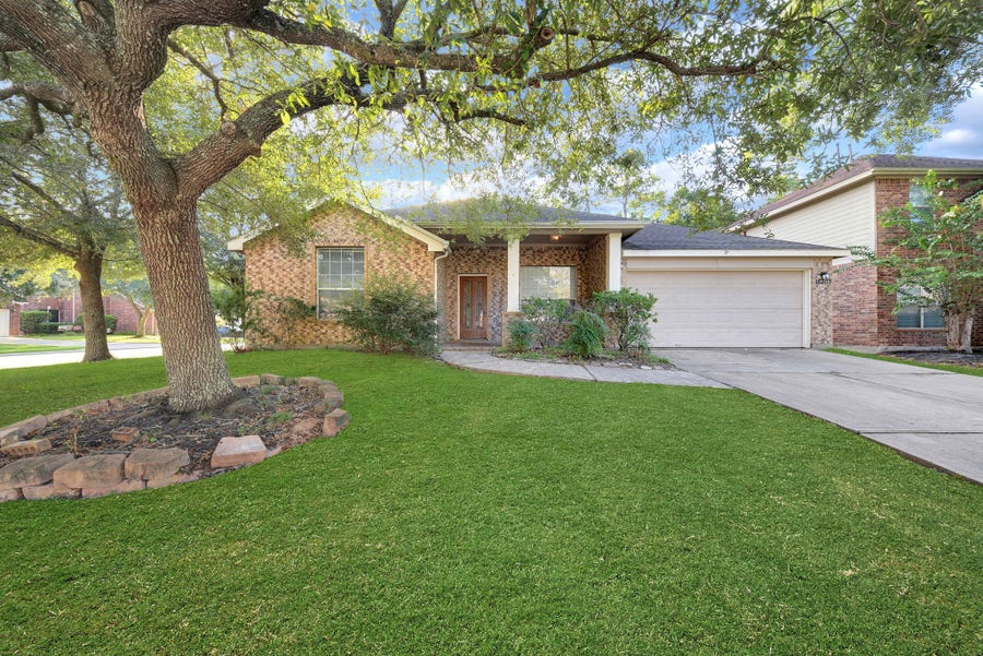 Property photo for 18303 Otter Creek Trail, Humble, TX