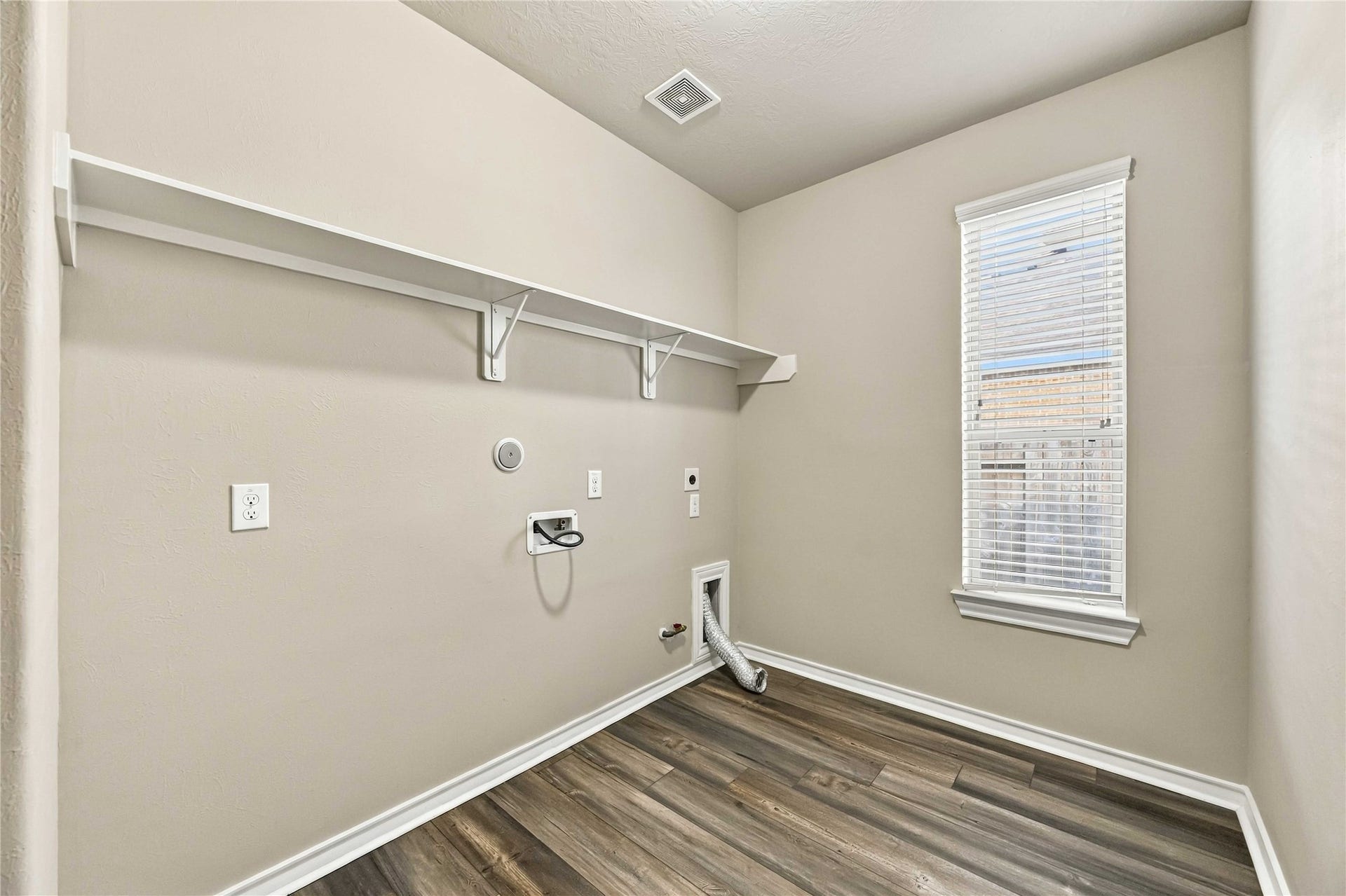 2210 Dama Drive, Rosenberg, TX 77471 Utility room