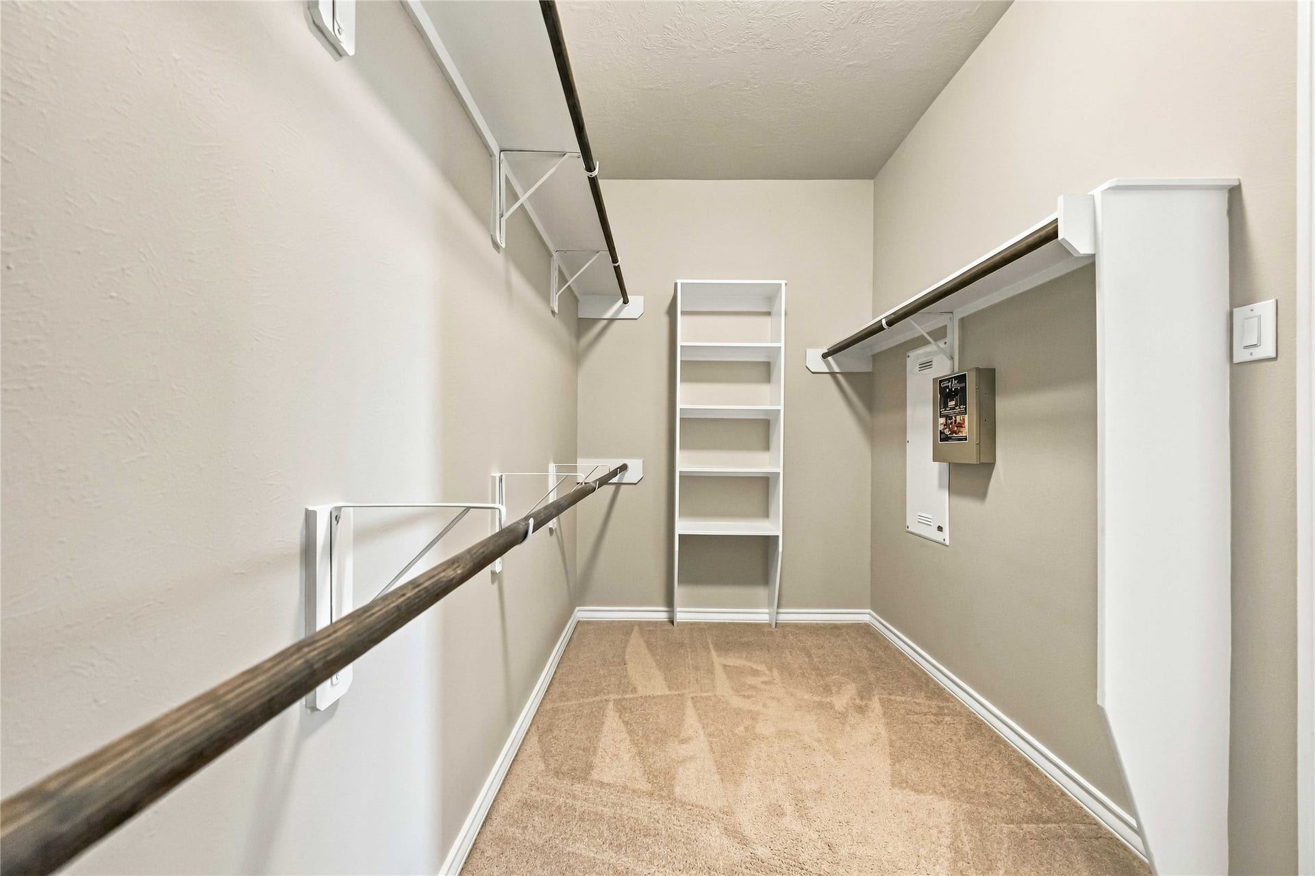 2210 Dama Drive, Rosenberg, TX 77471 Primary closet