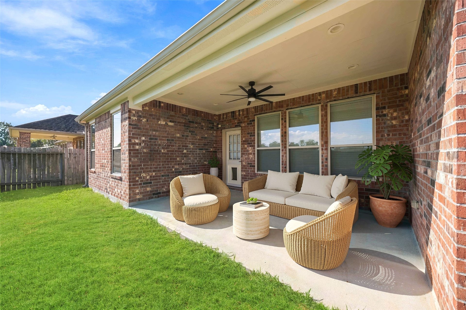 2210 Dama Drive, Rosenberg, TX 77471 Covered back patio- virtually staged