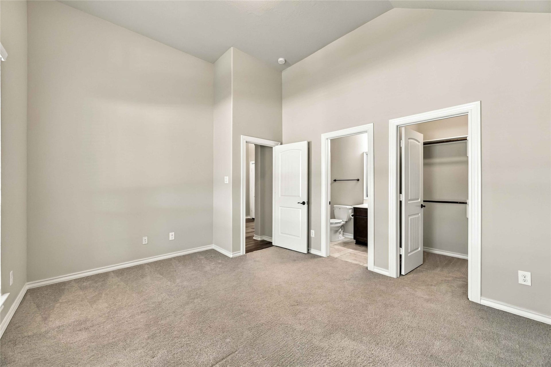 2210 Dama Drive, Rosenberg, TX 77471 2nd Bedroom with ensuite bathroom