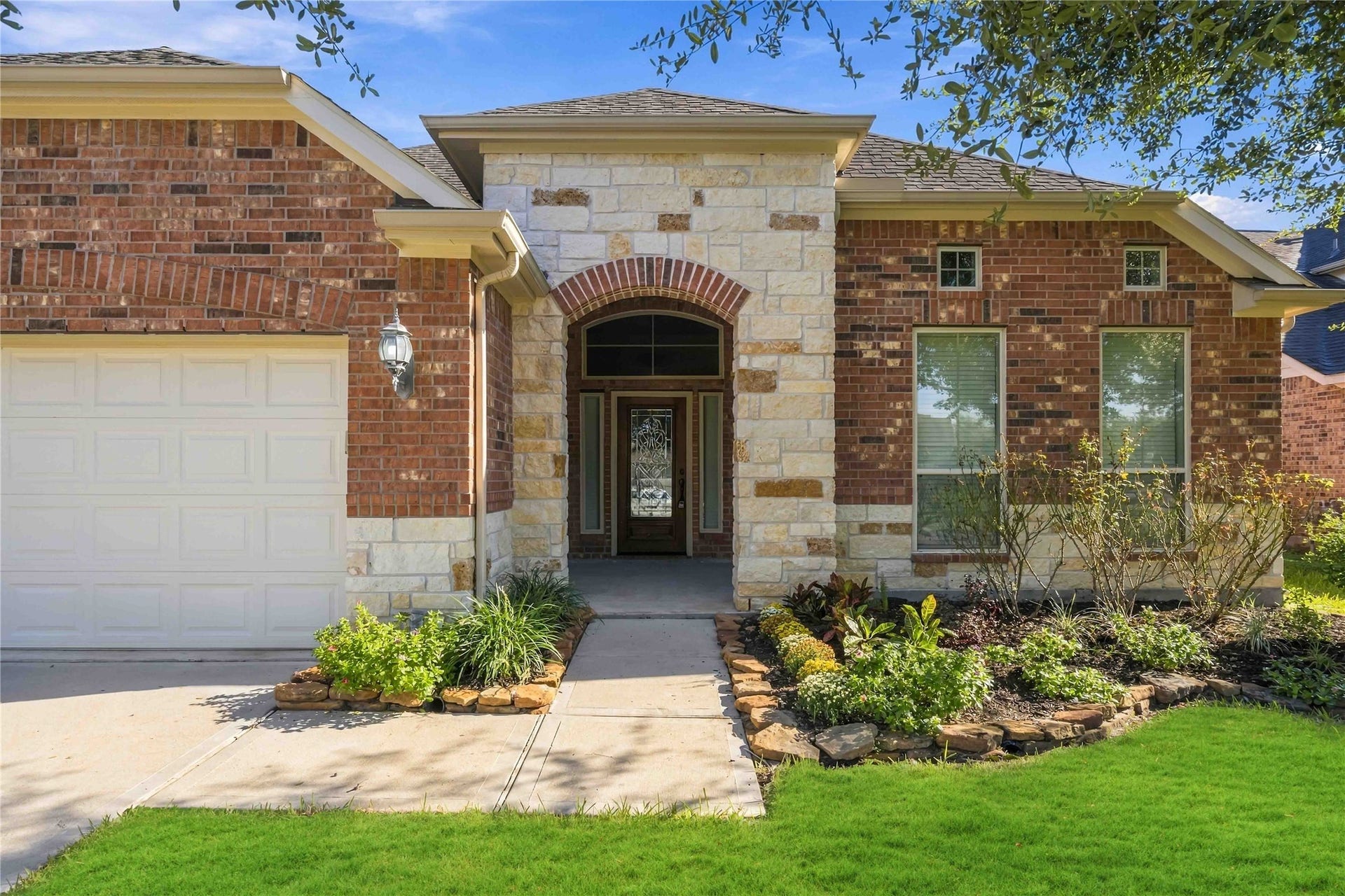 2210 Dama Drive, Rosenberg, TX 77471 2210 Dama Drive, Rosenberg, TX 77471
