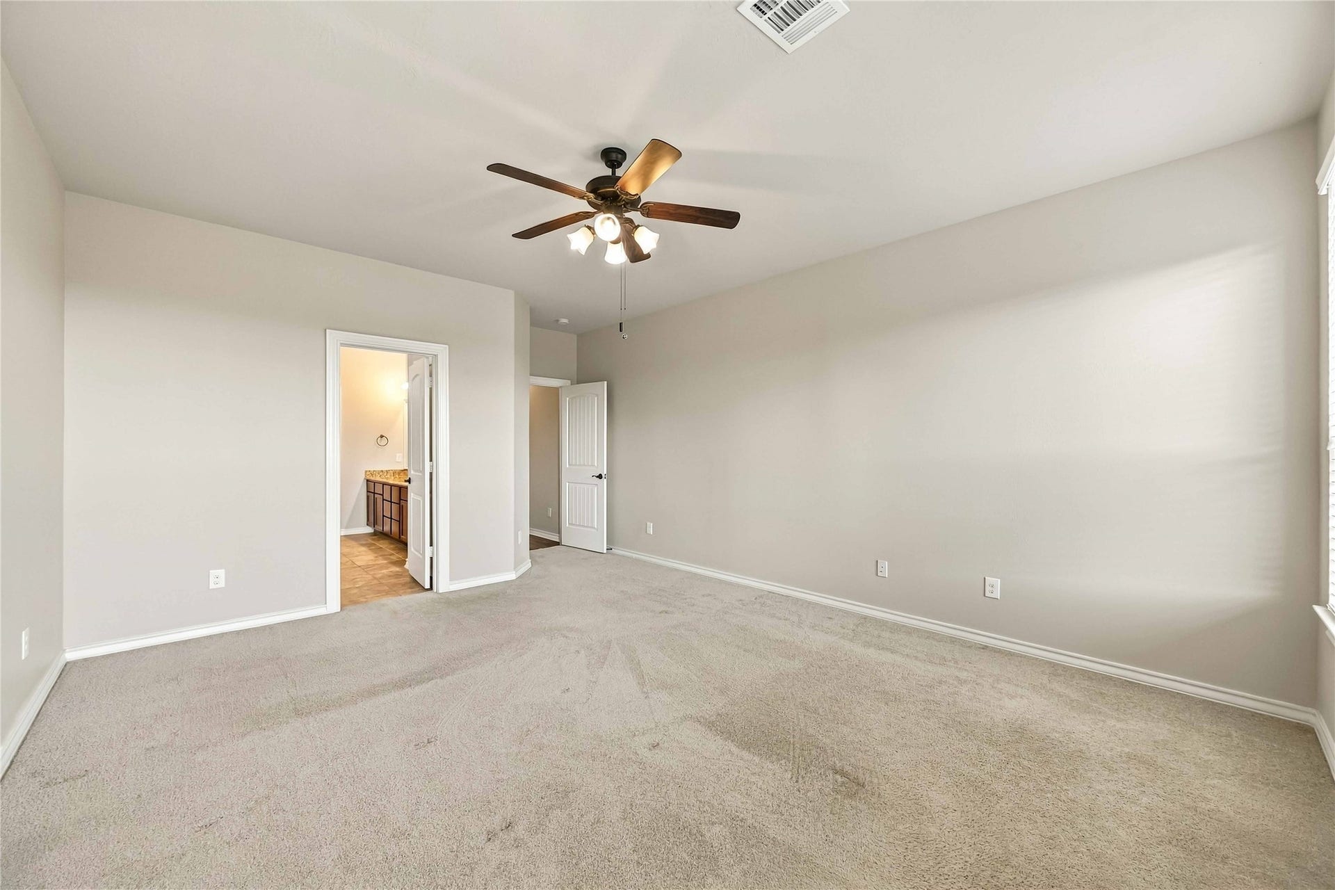 2210 Dama Drive, Rosenberg, TX 77471 Primary bedroom