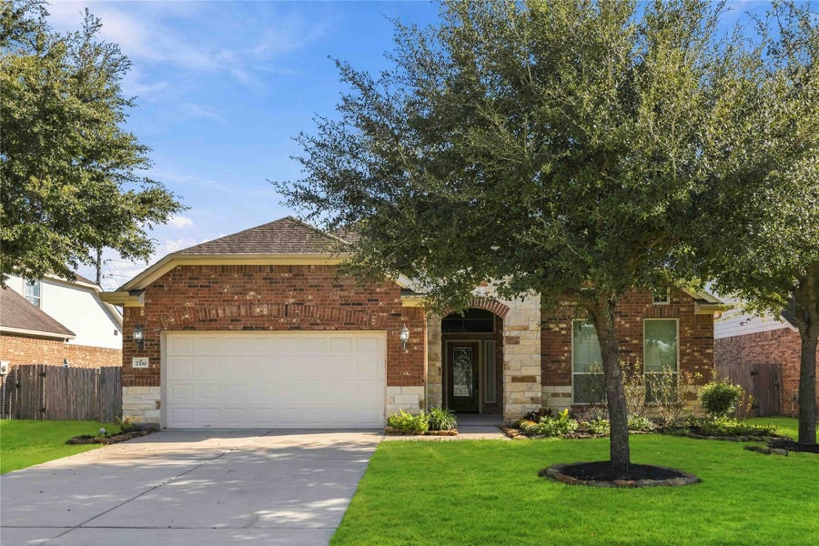 Property photo for 2210 Dama Drive, Rosenberg, TX