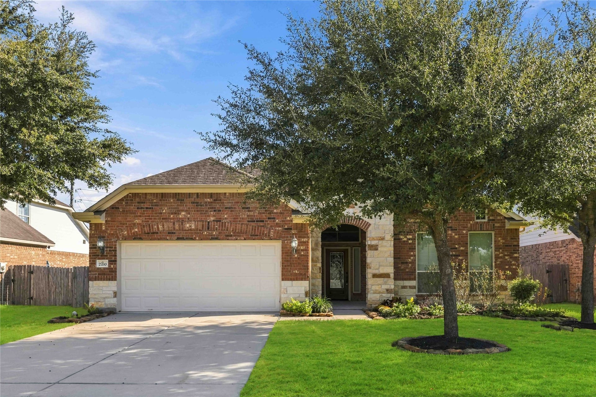 2210 Dama Drive, Rosenberg, TX 77471 Welcome Home!