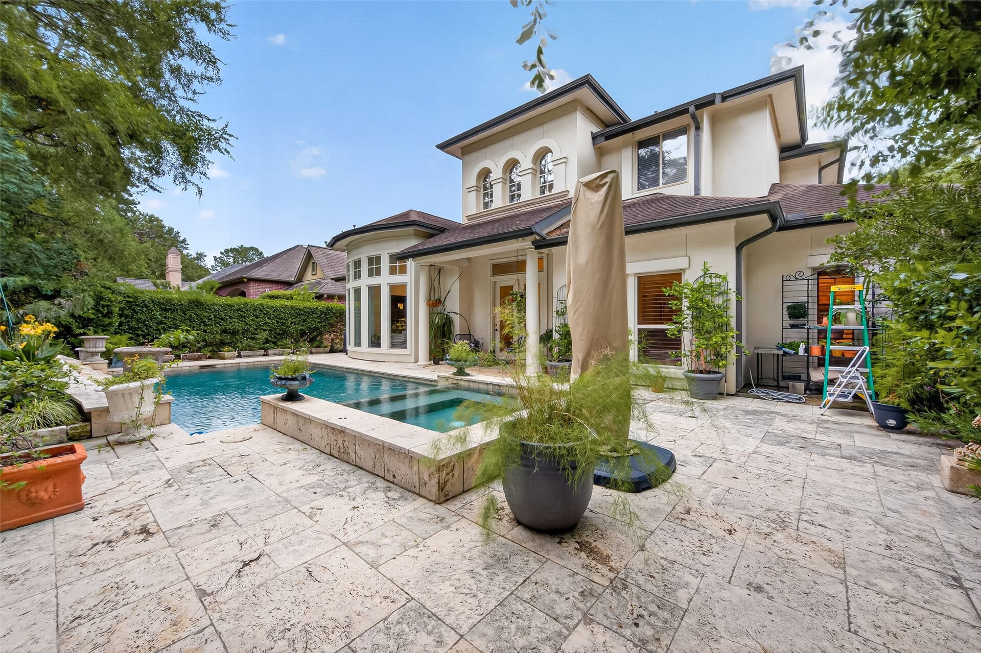 22 Frontenac Way, The Woodlands, TX 77382 22 Frontenac Way, The Woodlands, TX 77382