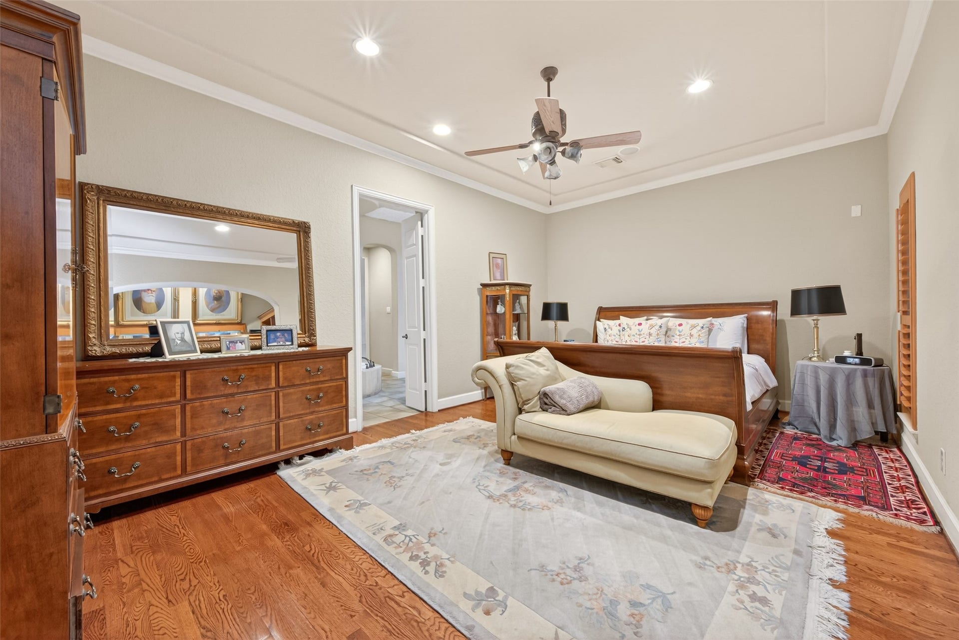 22 Frontenac Way, The Woodlands, TX 77382 22 Frontenac Way, The Woodlands, TX 77382