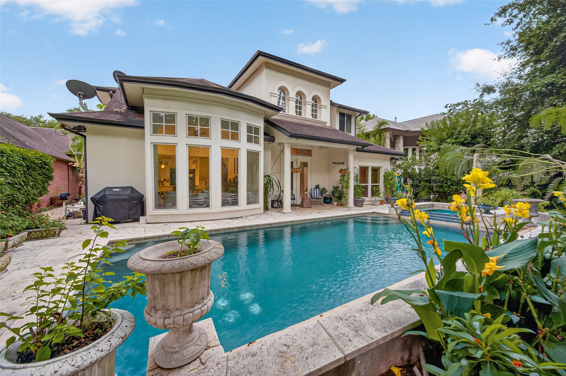 22 Frontenac Way, The Woodlands, TX 77382 22 Frontenac Way, The Woodlands, TX 77382