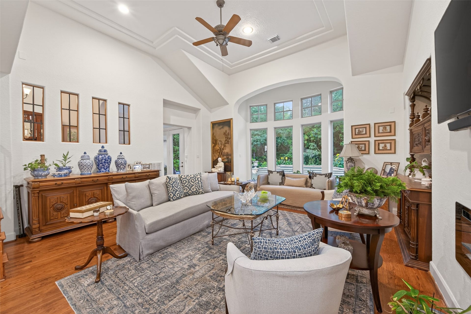 22 Frontenac Way, The Woodlands, TX 77382 22 Frontenac Way, The Woodlands, TX 77382