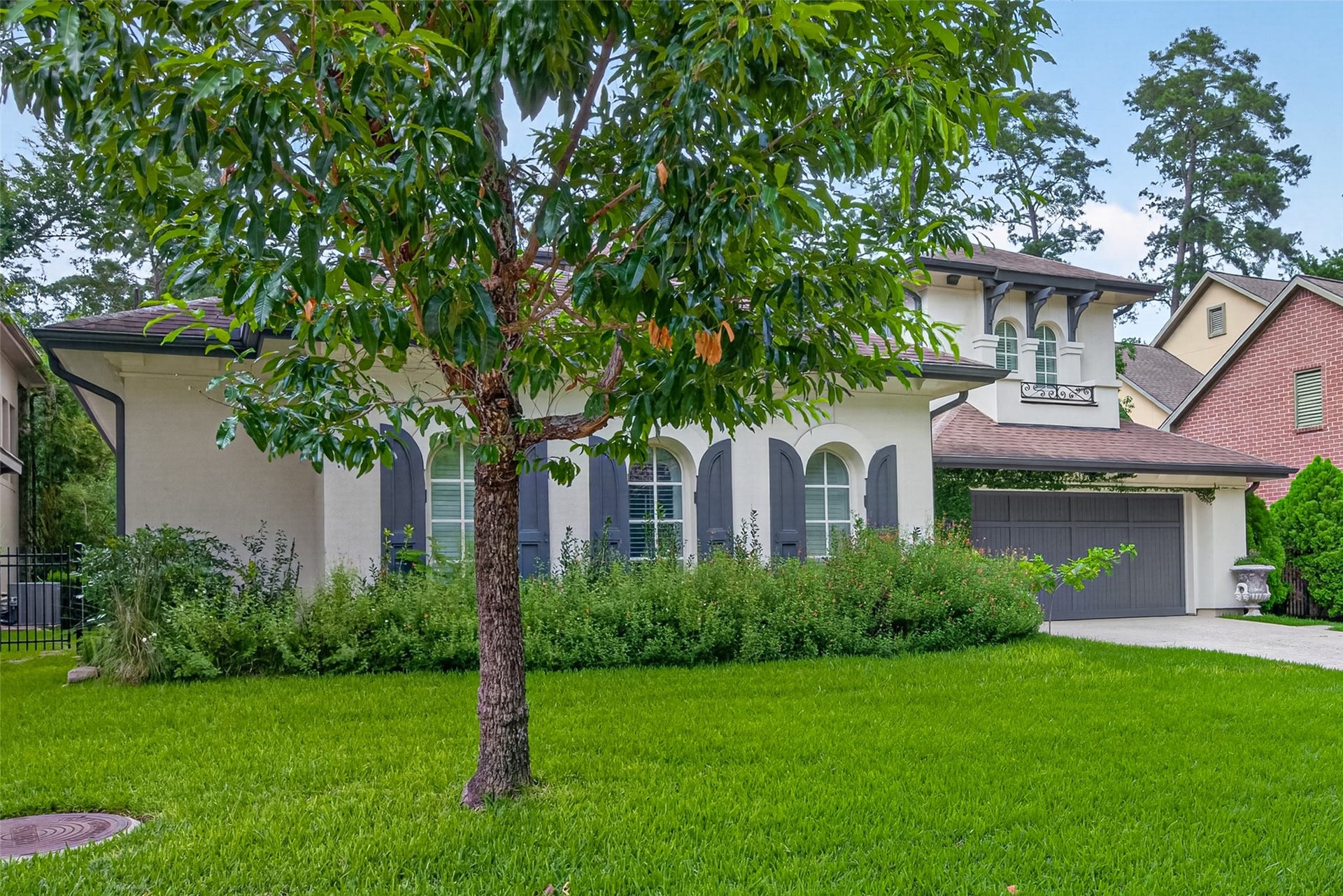 22 Frontenac Way, The Woodlands, TX 77382 22 Frontenac Way, The Woodlands, TX 77382