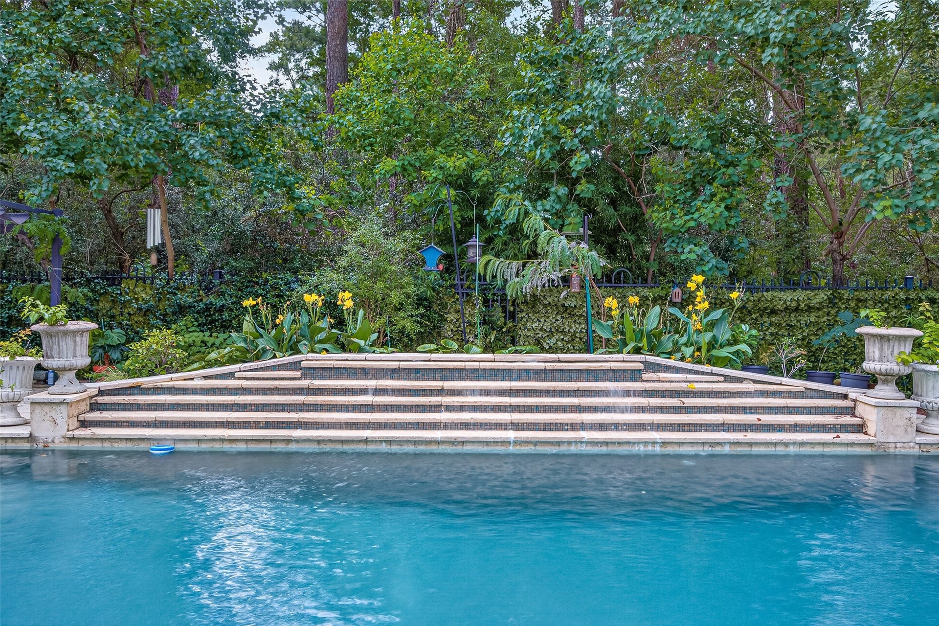 22 Frontenac Way, The Woodlands, TX 77382 22 Frontenac Way, The Woodlands, TX 77382
