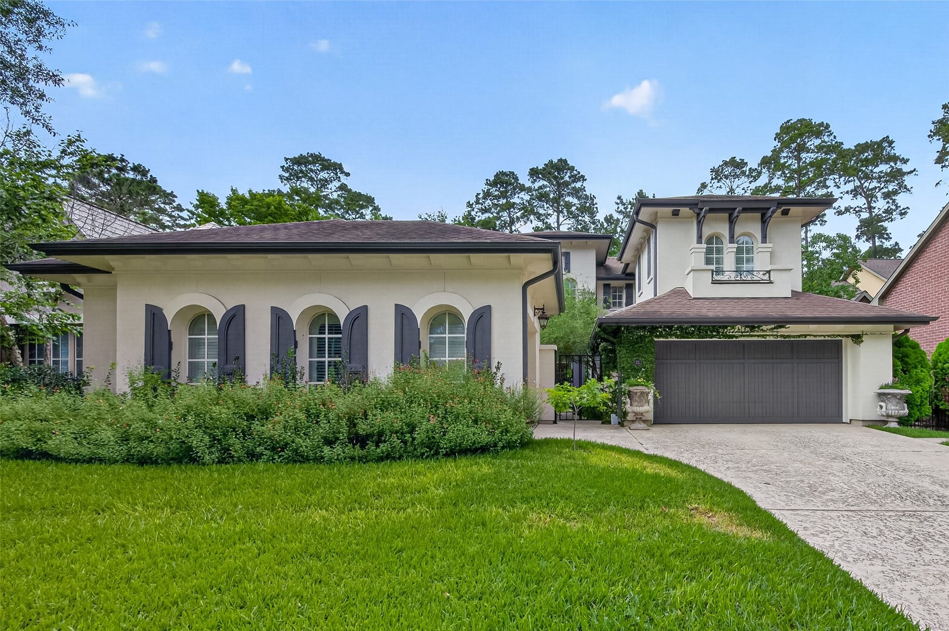 22 Frontenac Way, The Woodlands, TX 77382 22 Frontenac Way, The Woodlands, TX 77382