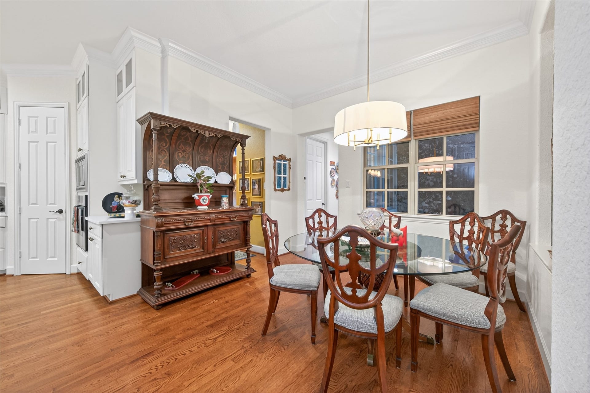 22 Frontenac Way, The Woodlands, TX 77382 22 Frontenac Way, The Woodlands, TX 77382