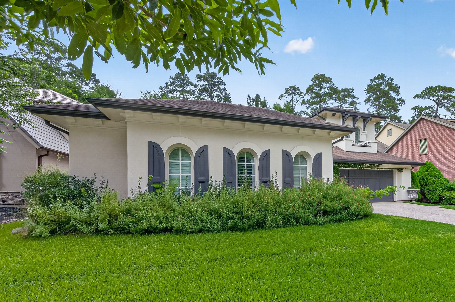 22 Frontenac Way, The Woodlands, TX 77382 22 Frontenac Way, The Woodlands, TX 77382