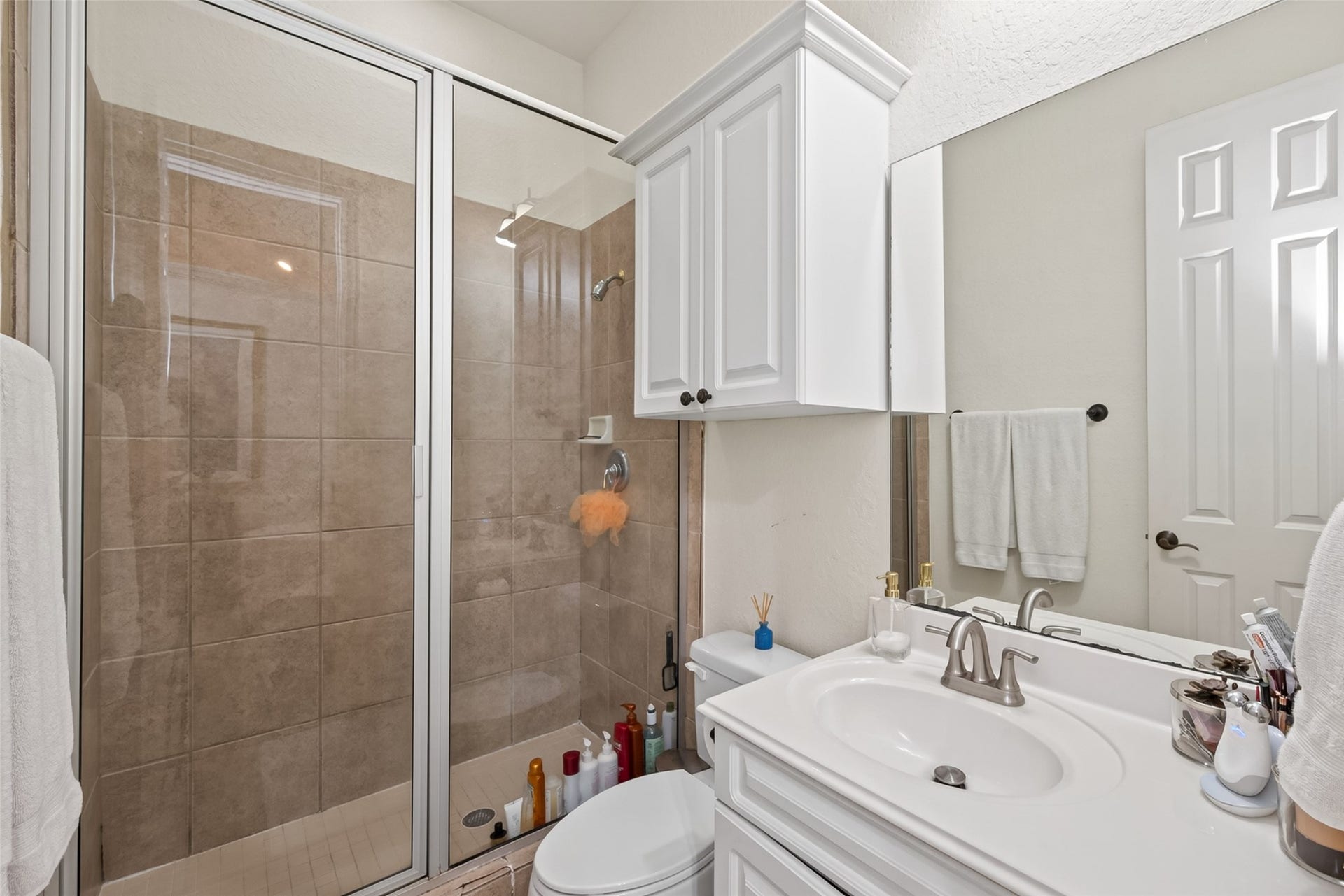 22 Frontenac Way, The Woodlands, TX 77382 22 Frontenac Way, The Woodlands, TX 77382