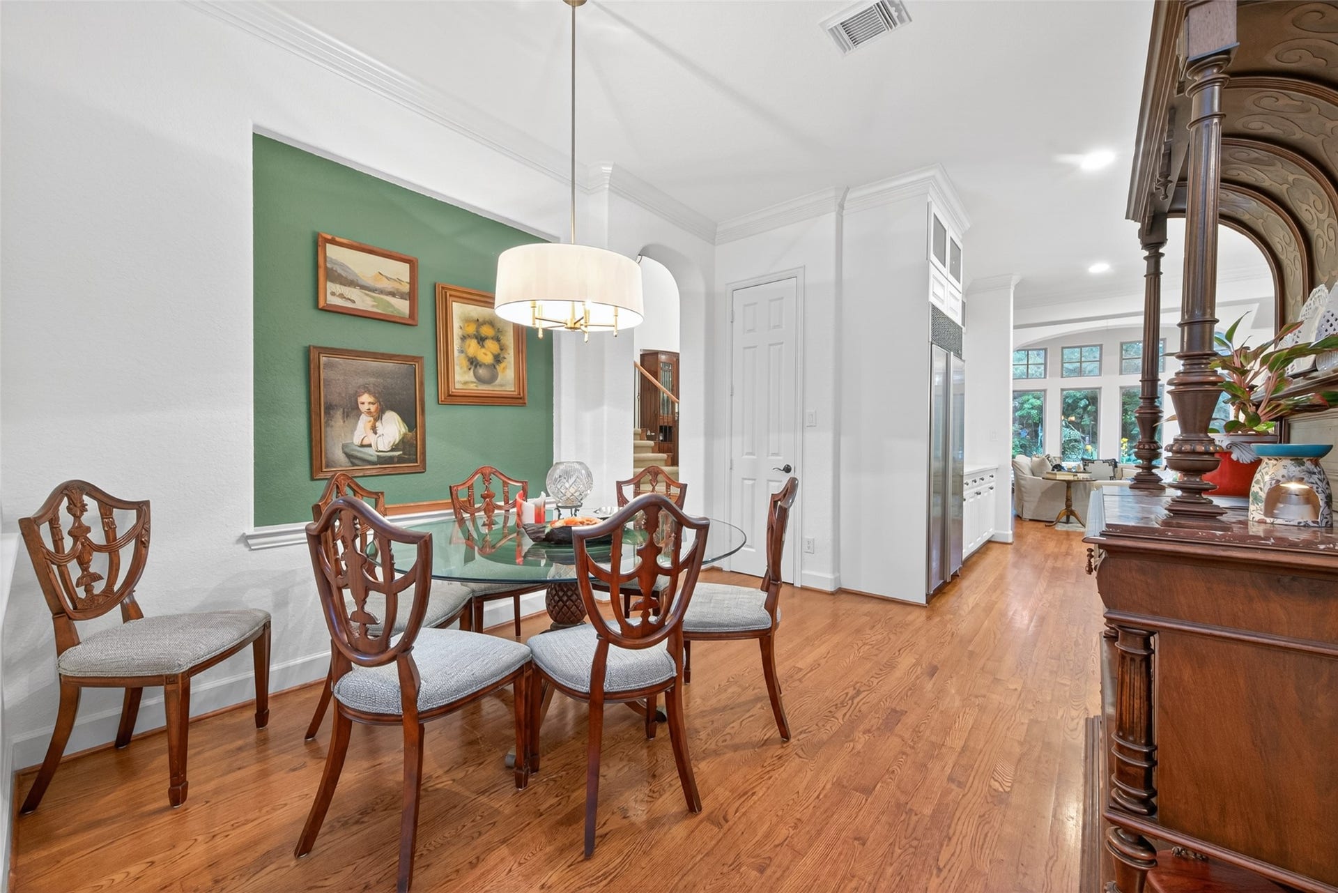 22 Frontenac Way, The Woodlands, TX 77382 22 Frontenac Way, The Woodlands, TX 77382