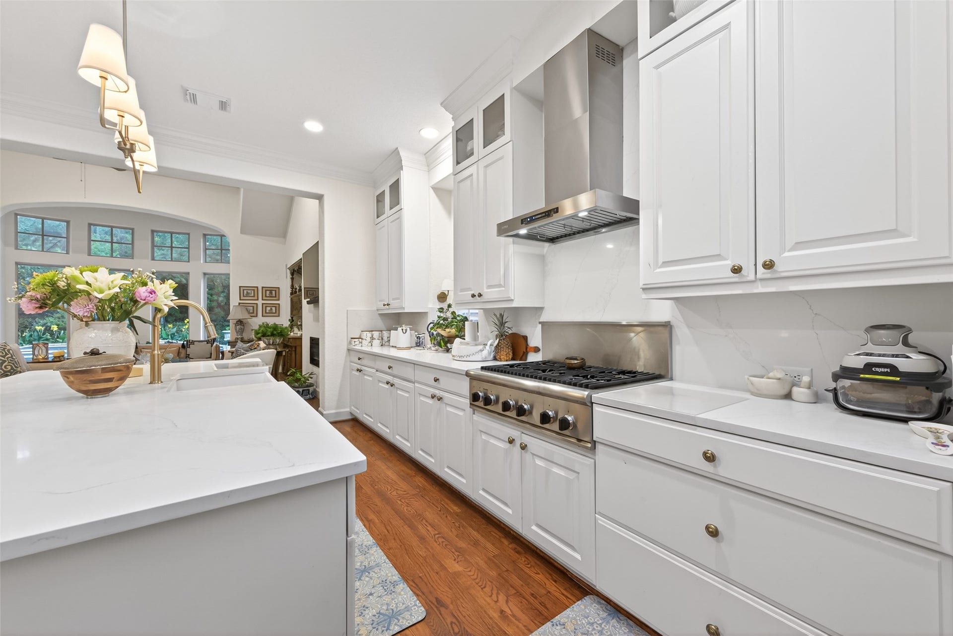 22 Frontenac Way, The Woodlands, TX 77382 22 Frontenac Way, The Woodlands, TX 77382