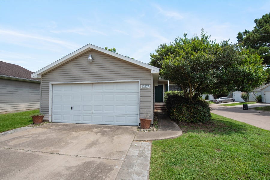 Property photo for 10227 Checkerberry Park Ln, Tomball, TX