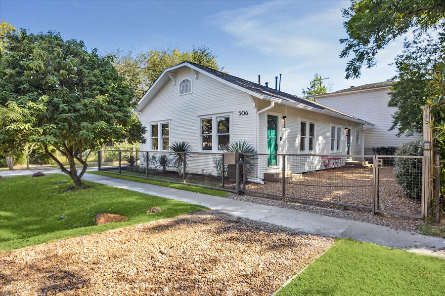 Property photo for 306 E 12th Street, Houston, TX