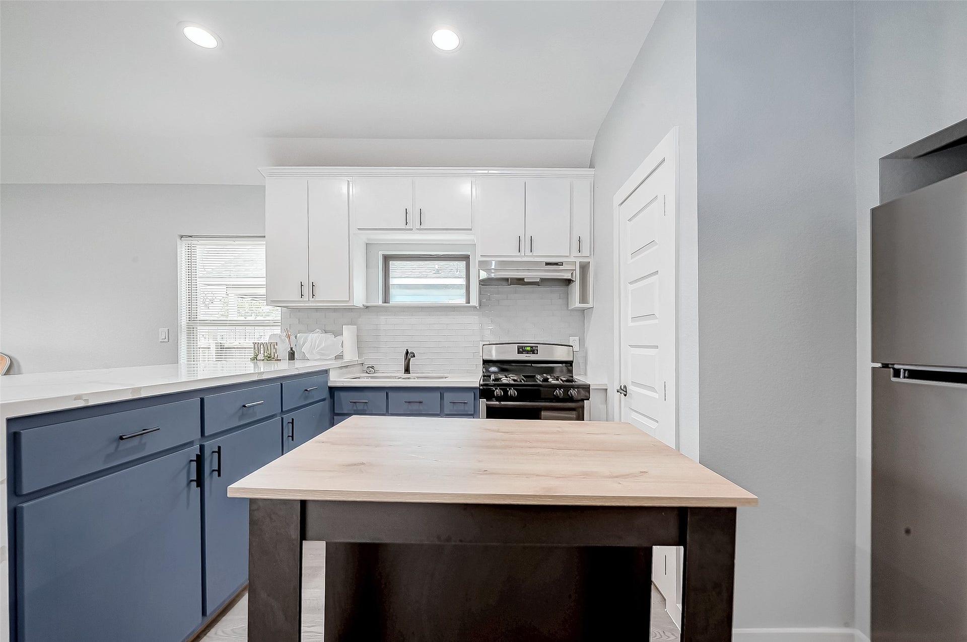6725 Avenue K, Houston, TX 77011 6725 Avenue K, Houston, TX 77011