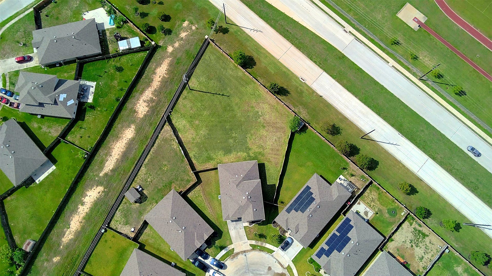 This Home and Lot is waiting for you!