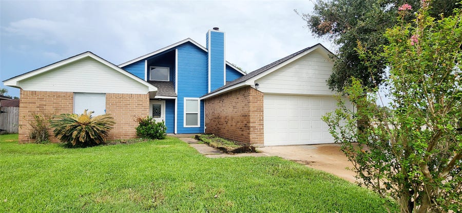 Property photo for 129 Wagon Lane Loop Lane N, Angleton, TX