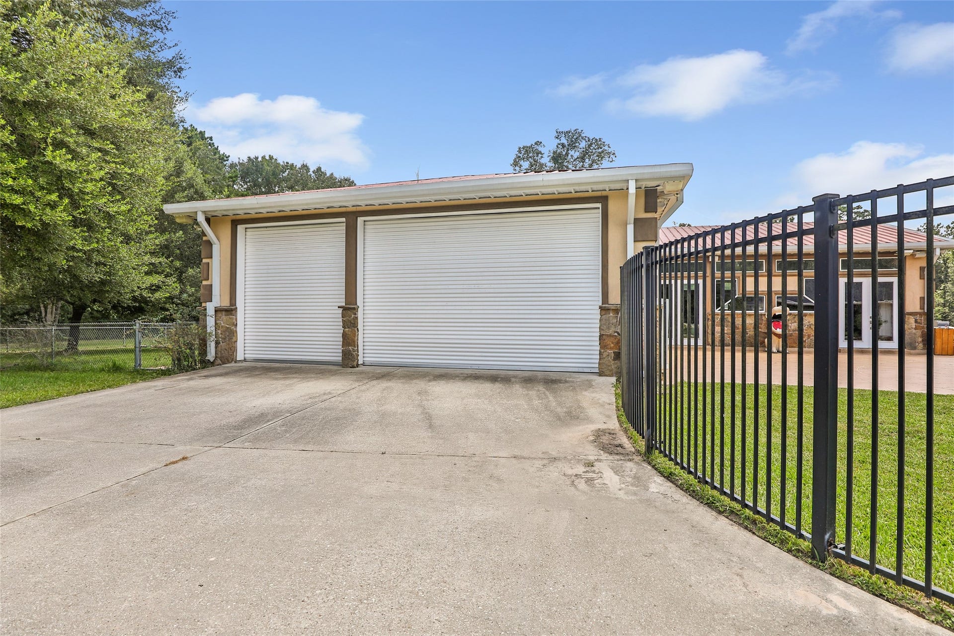 26342 Hill And Dale Avenue, Splendora, TX 77372 Game room garage.