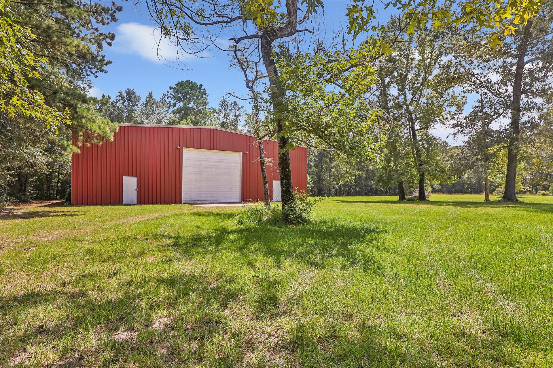 26342 Hill And Dale Avenue, Splendora, TX 77372 5,000 sq ft work shop!