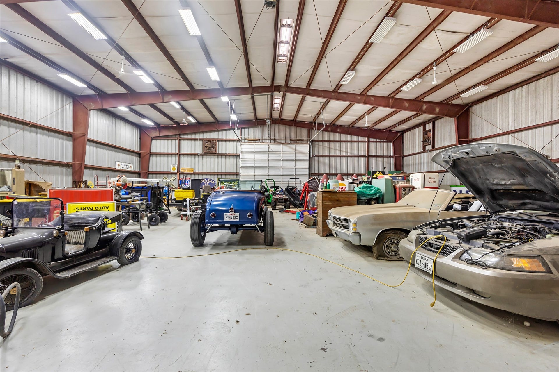 26342 Hill And Dale Avenue, Splendora, TX 77372 Huge shop perfect for hobbies, toys, or to run a business out of.