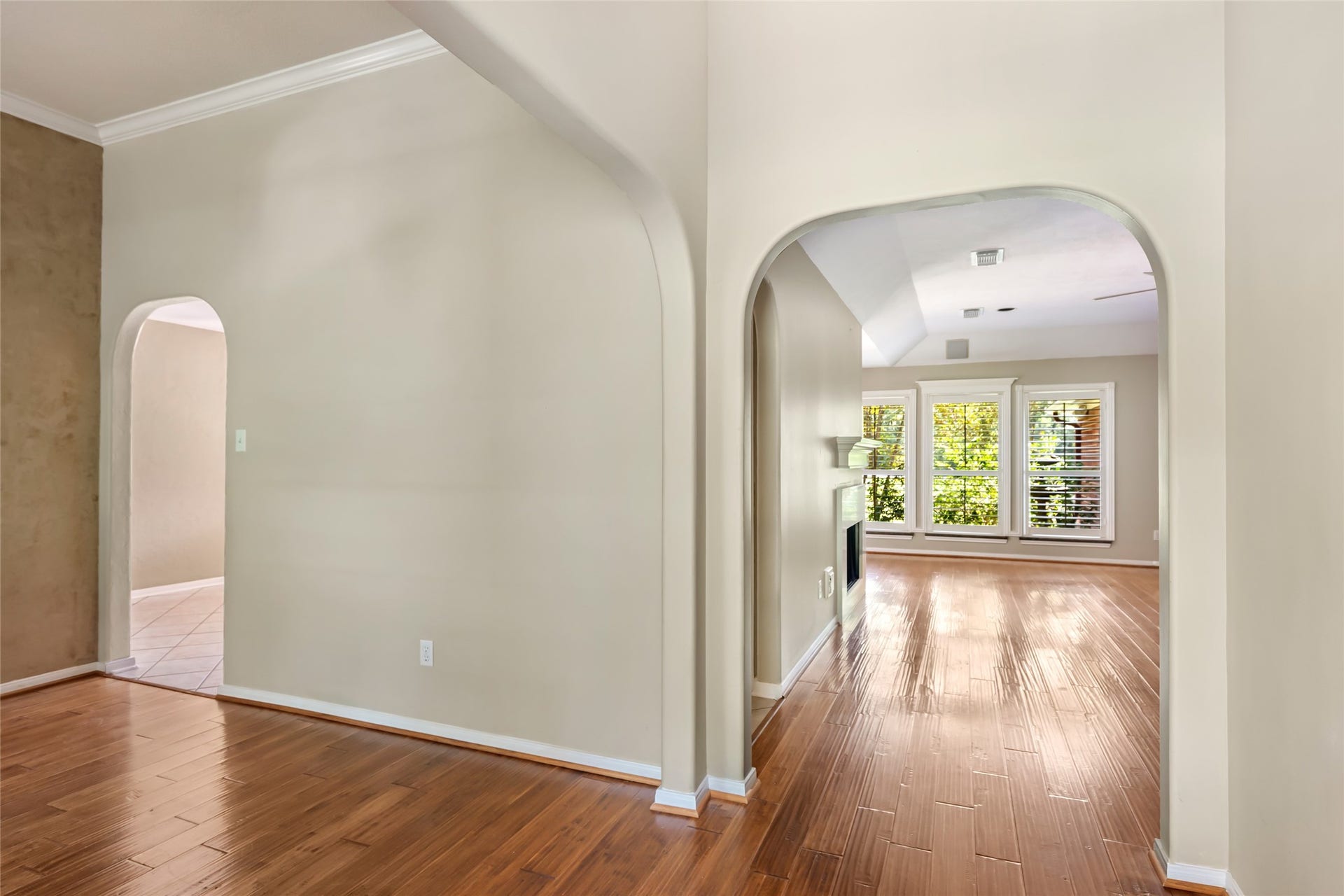 26342 Hill And Dale Avenue, Splendora, TX 77372 Entry way open to dining room and living room.