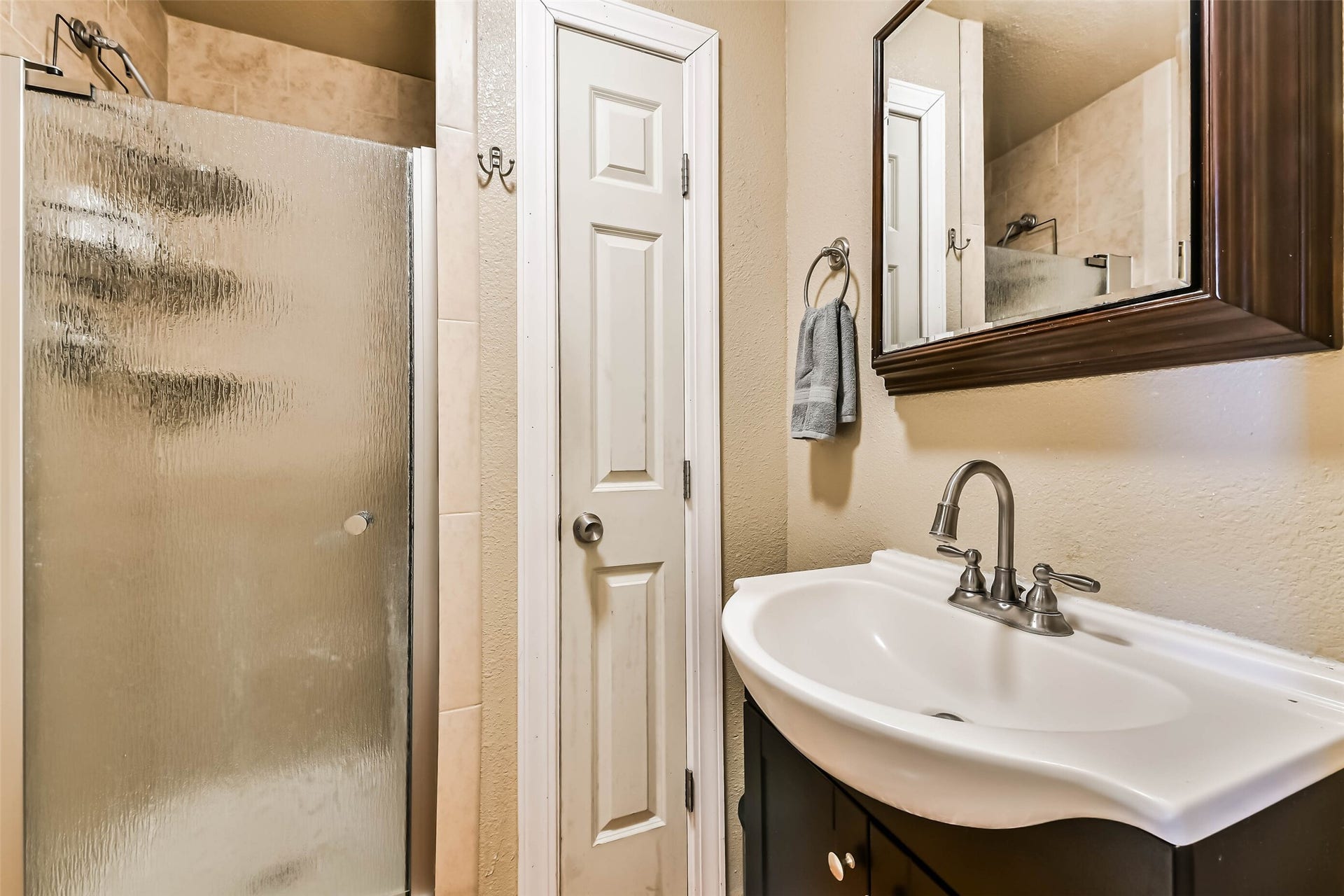 20006 Sanchez Road, Alvin, TX 77511