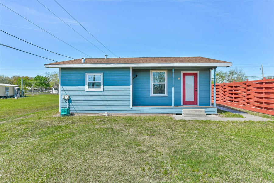 Property photo for 20006 Sanchez Road, Alvin, TX