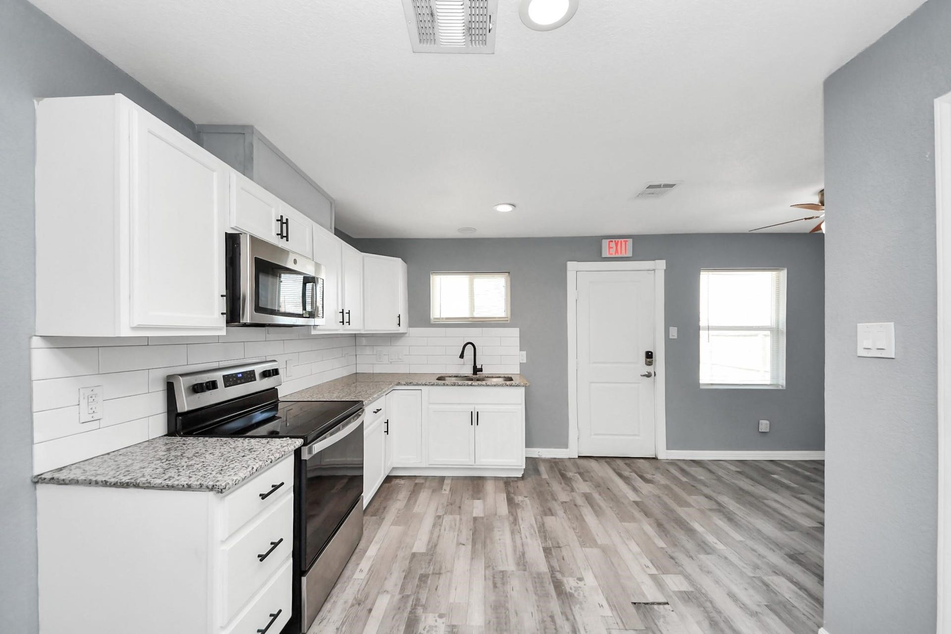 2102 Dewberry Lane, Pasadena, TX 77502 2102 Dewberry Lane, Pasadena, TX 77502