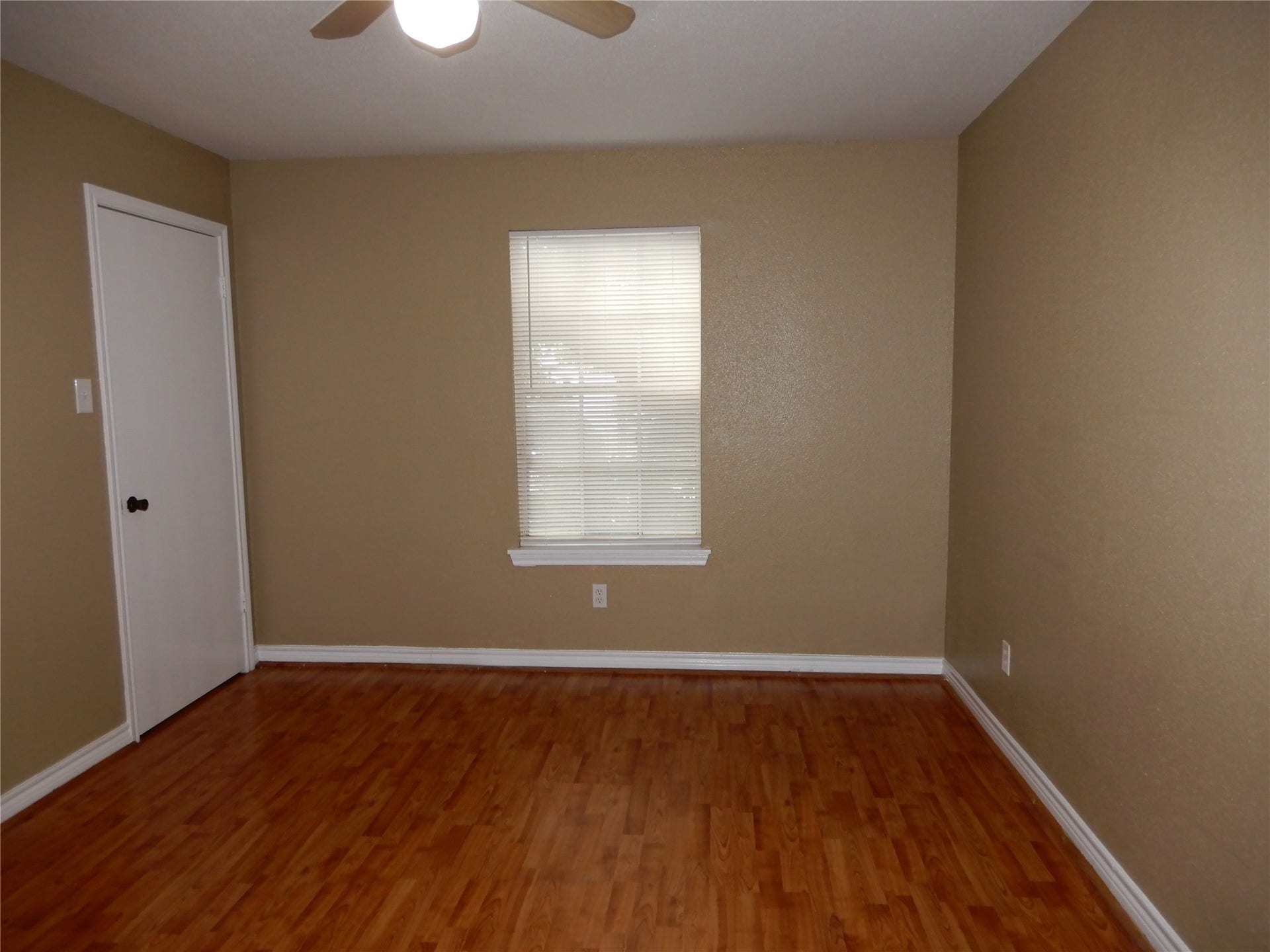 10767 Braes Bend Drive, Houston, TX 77071