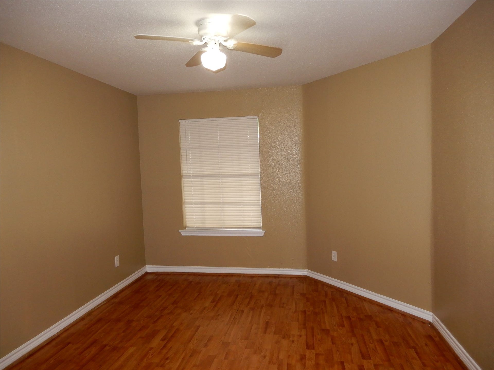 10767 Braes Bend Drive, Houston, TX 77071
