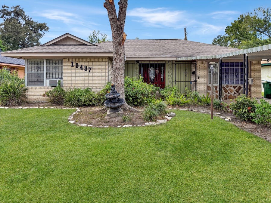 Property photo for 10437 Wolbrook Street, Houston, TX