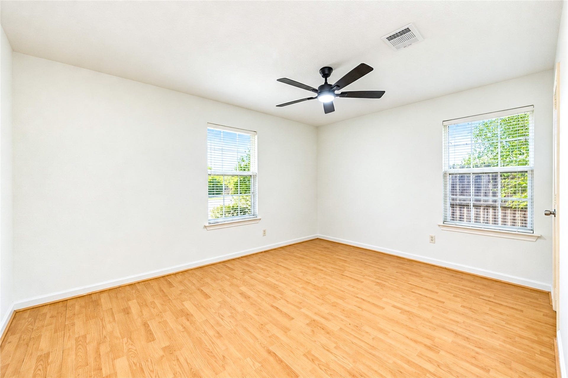 703 Oriole Lane, Pasadena, TX 77502 Bedroom 2