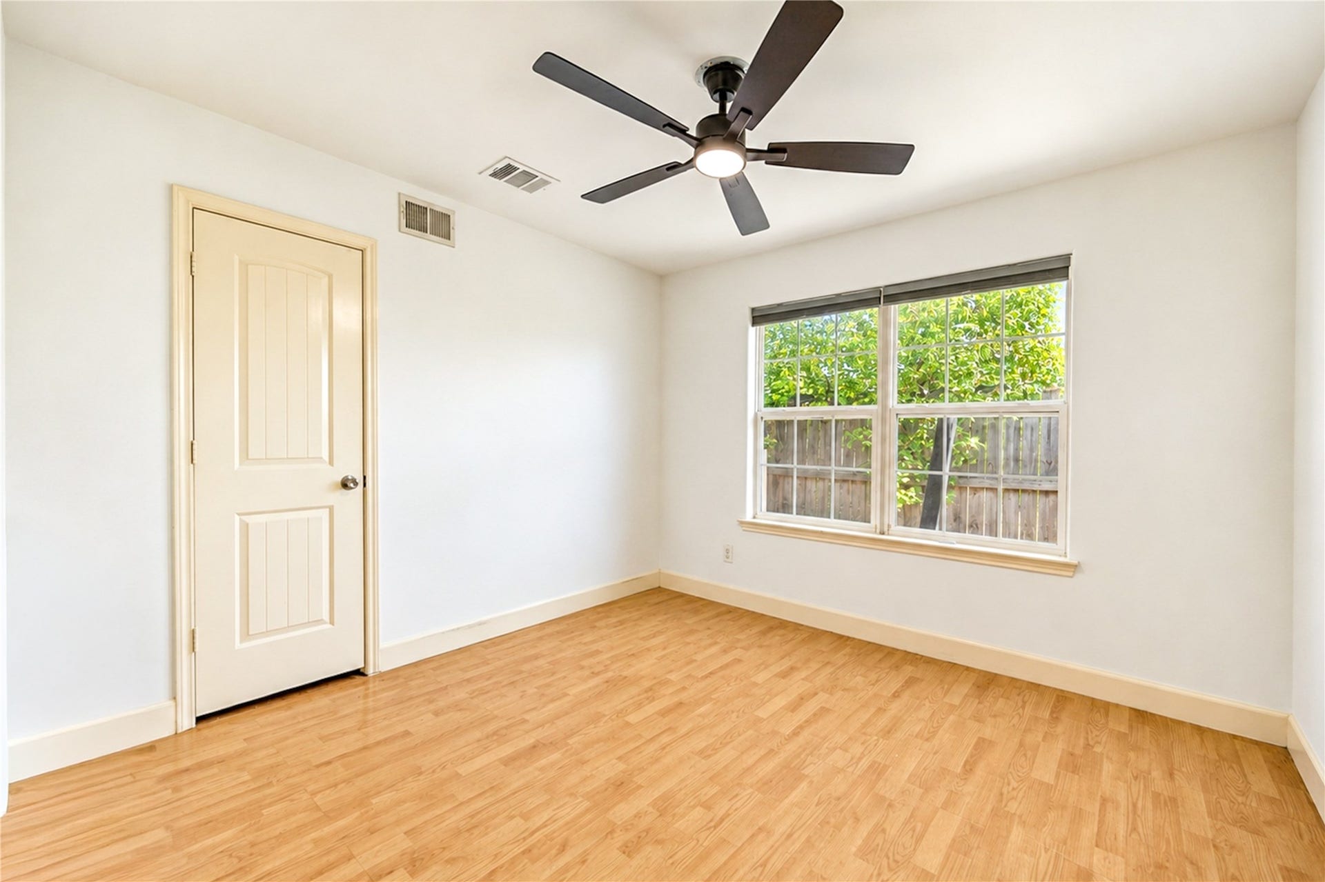 703 Oriole Lane, Pasadena, TX 77502 Bedroom 4