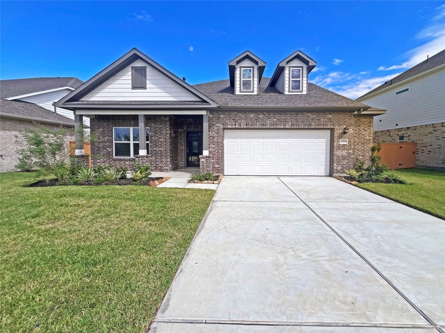 Property photo for 10906 Amador Peak Drive, Rosharon, TX