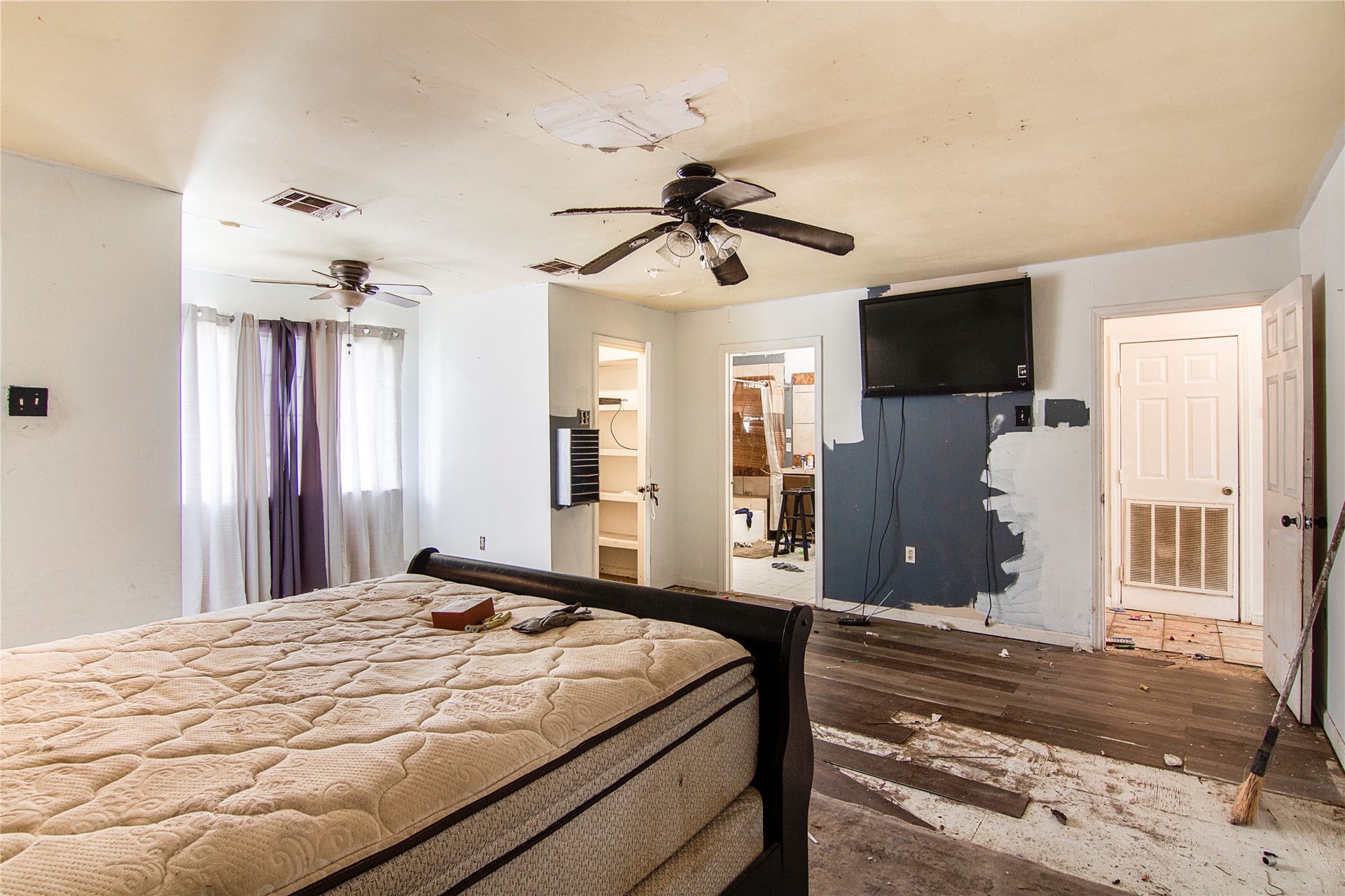 318 Dehart Street, Liverpool, TX 77577