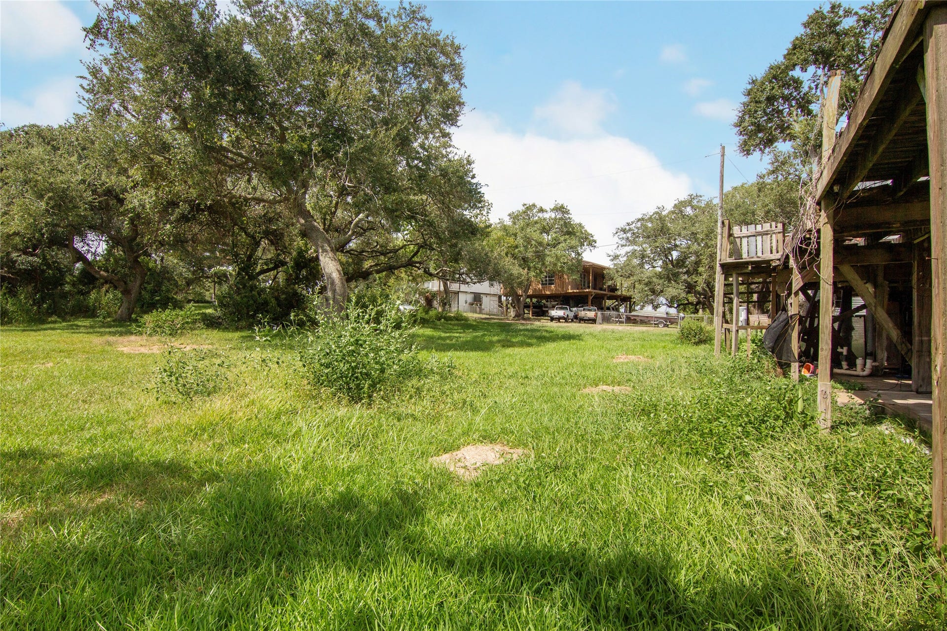 318 Dehart Street, Liverpool, TX 77577